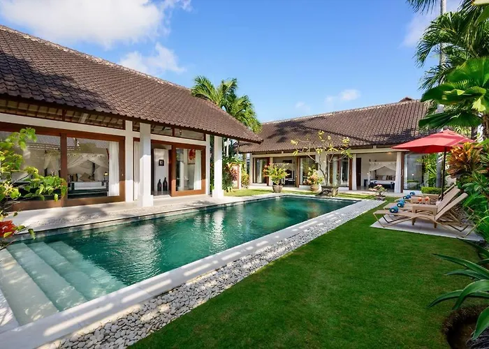 Noa, 3 Bed Luxury Villa, Large Pool In Oberoi Street; Seminyak 